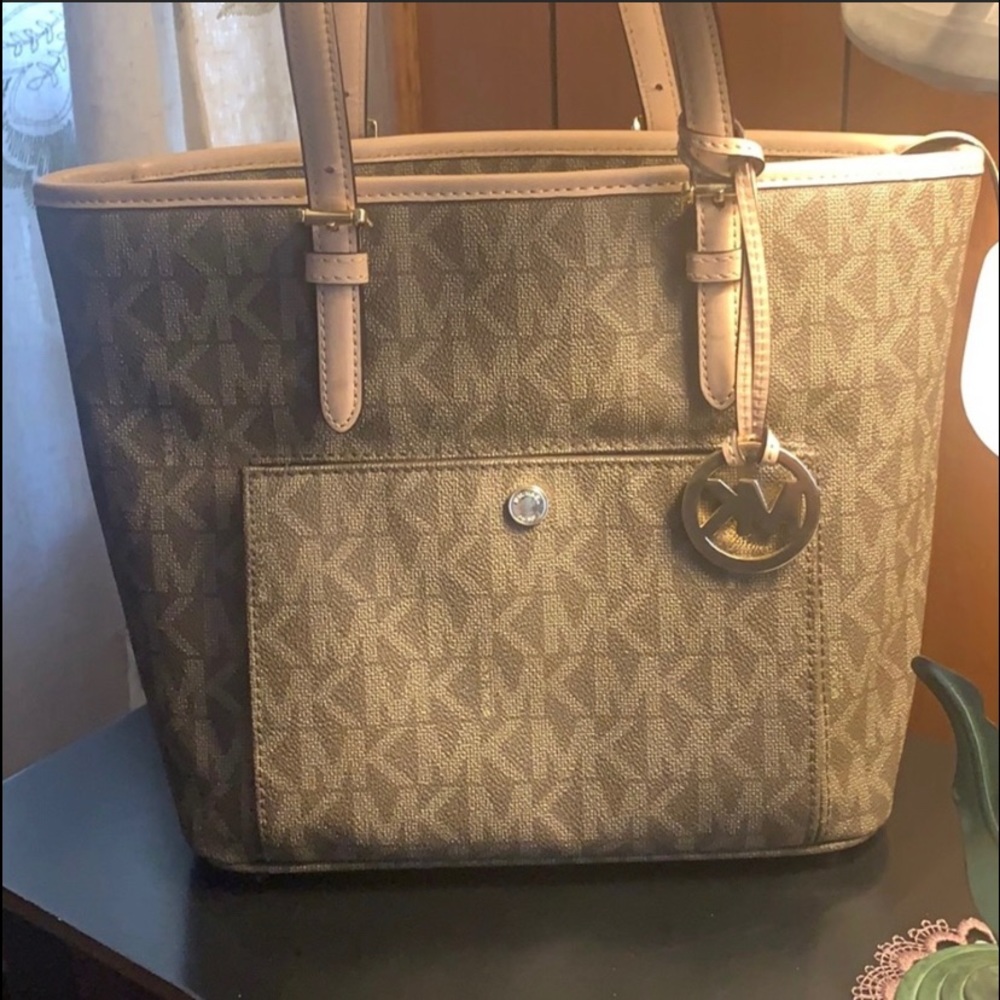 Michael kor tote
